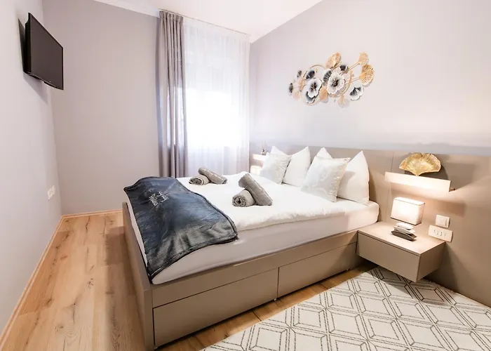 Lilly Luxury オパティヤ